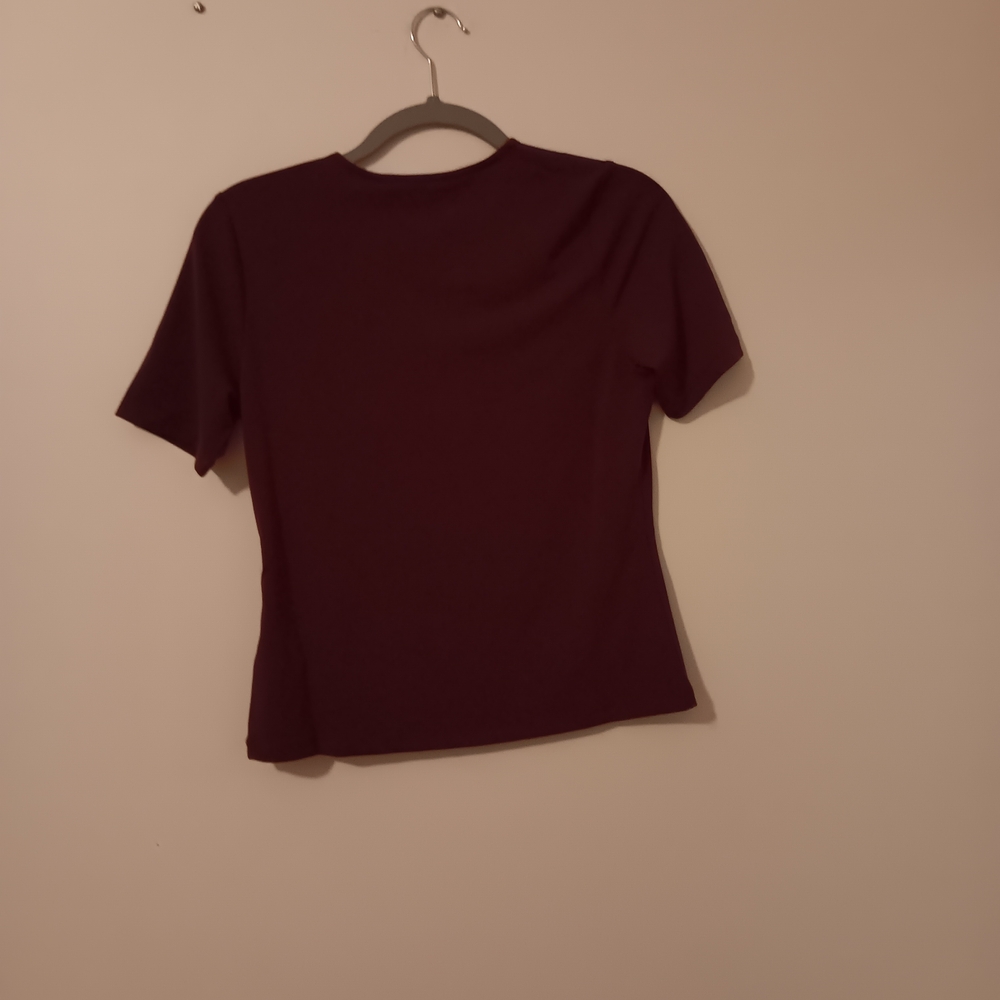 Michael Kors Burgundy Short Sleeve Keyhole Gold Button Top - Picture 3 of 4